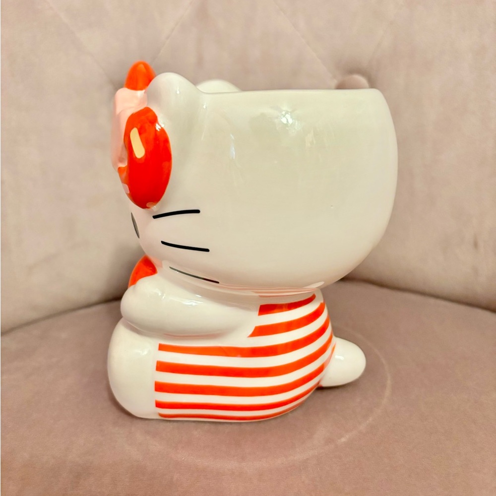 Hello Kitty - Picture 3 of 5